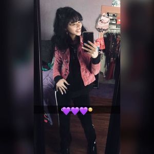 Meet your Posher, Leeahni